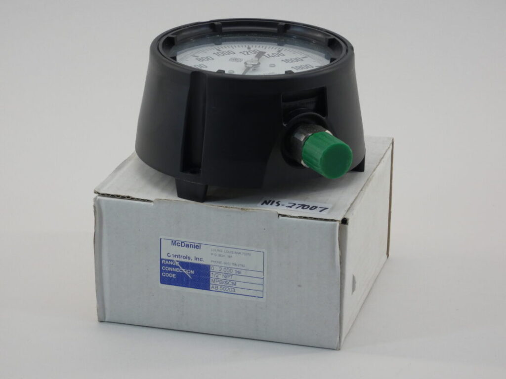 McDaniel Controls MPB/SCM Gauge 4″, 0 – 2000 PSI, 1/2″ NPT Bottom ...