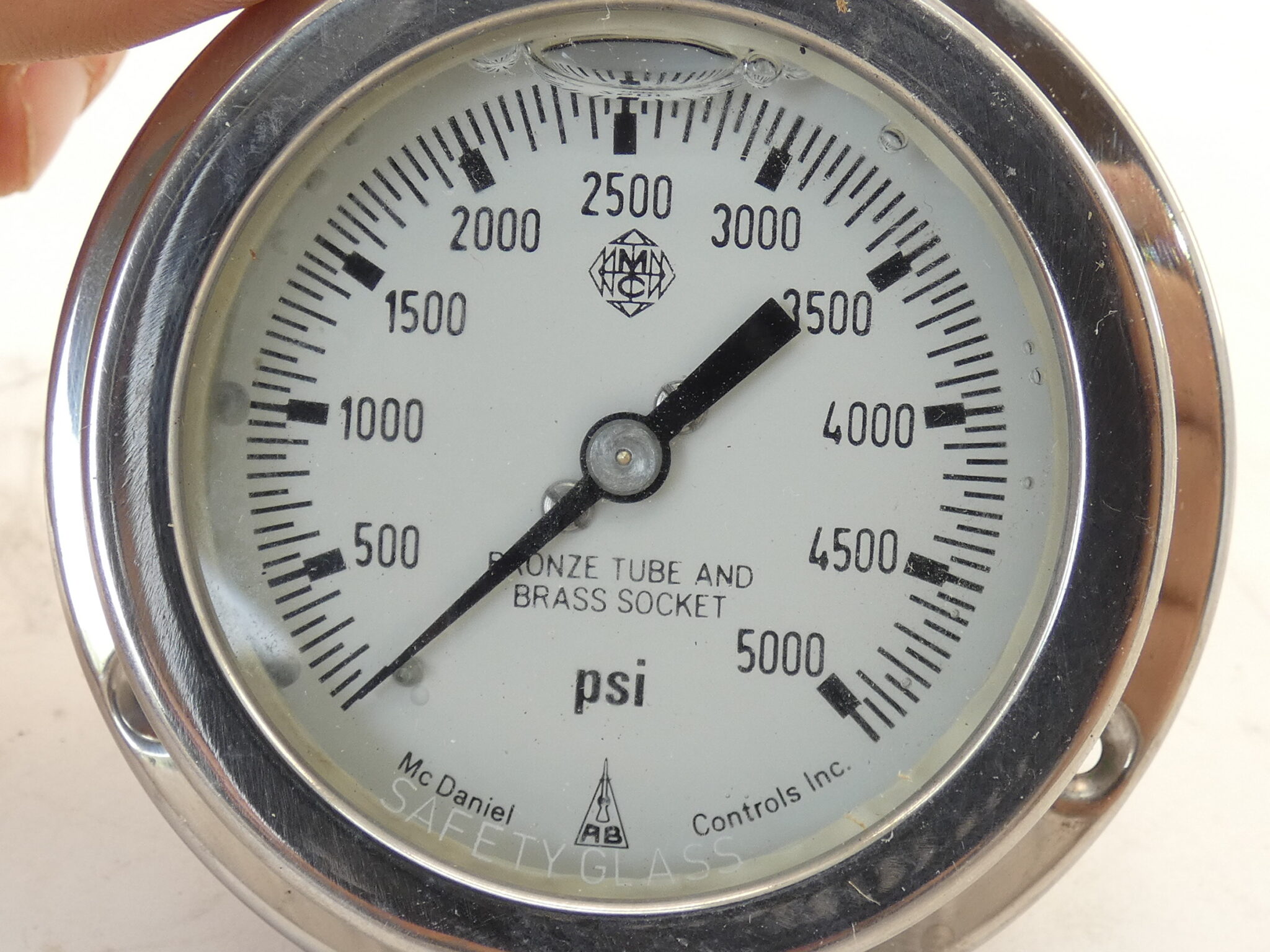 Misuratore di pressione arteriosa da polso (YE8300) Yuwell 13-2-016