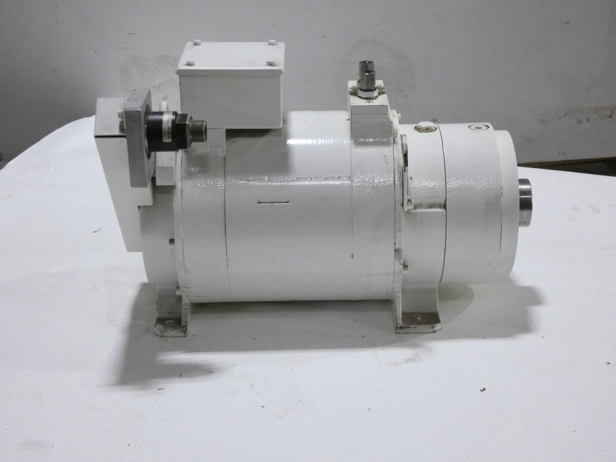 6.4 kW Baumuller AC Torque Motor DST2-135LO54W-017-5 w/ Accu-Coder Encoder 36...