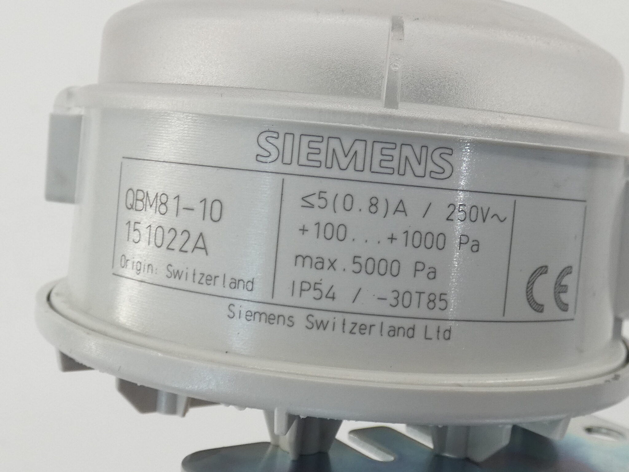 Siemens QBM8110 Differential Pressure Switch 5000Pa GPM Surplus