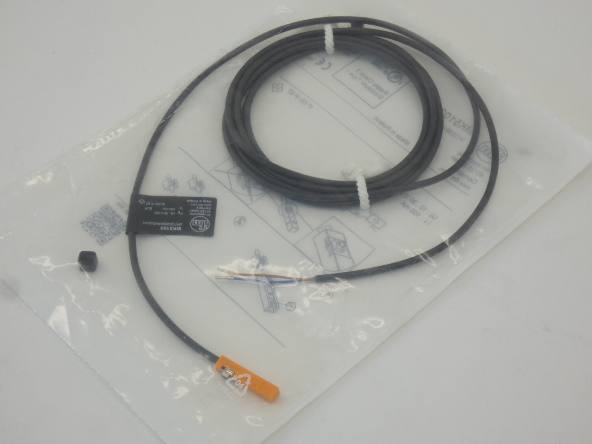 IFM Electronic MK5103 T-Slot Cylinder Sensor 10-30VDC - NEW Surplus!