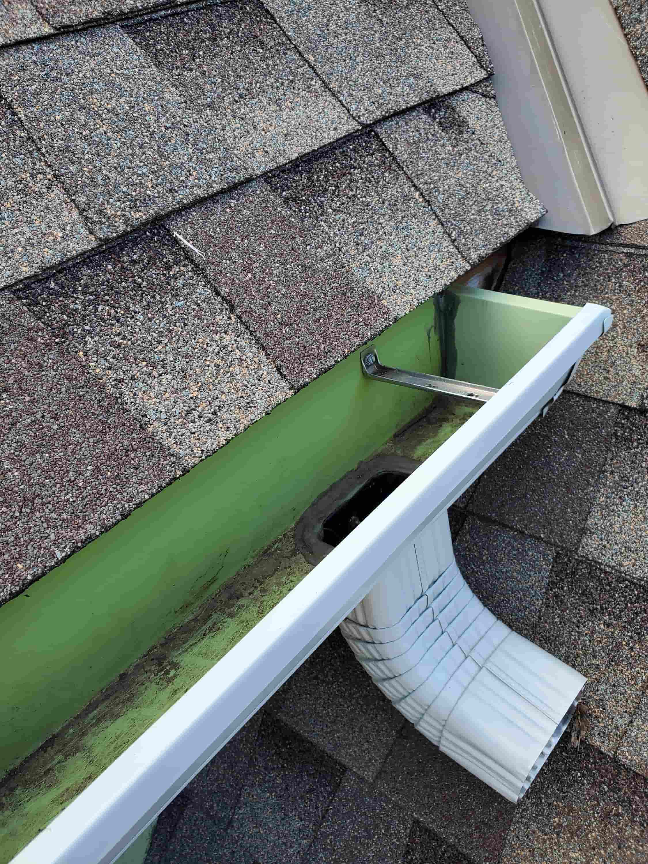 typical cost of gutter cleaning