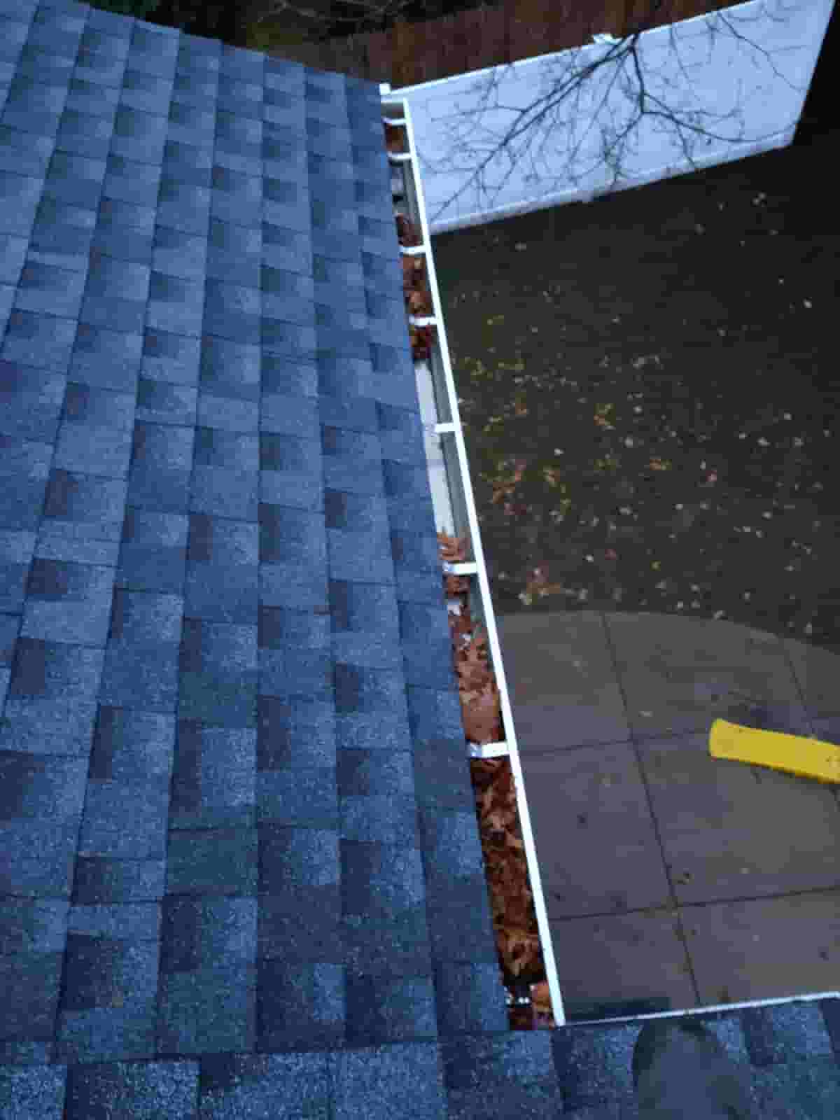 how to unclog gutters