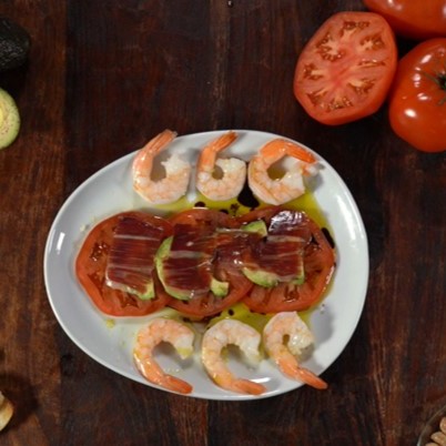 Tomato, Avocado, Jamón and Shrimp salad