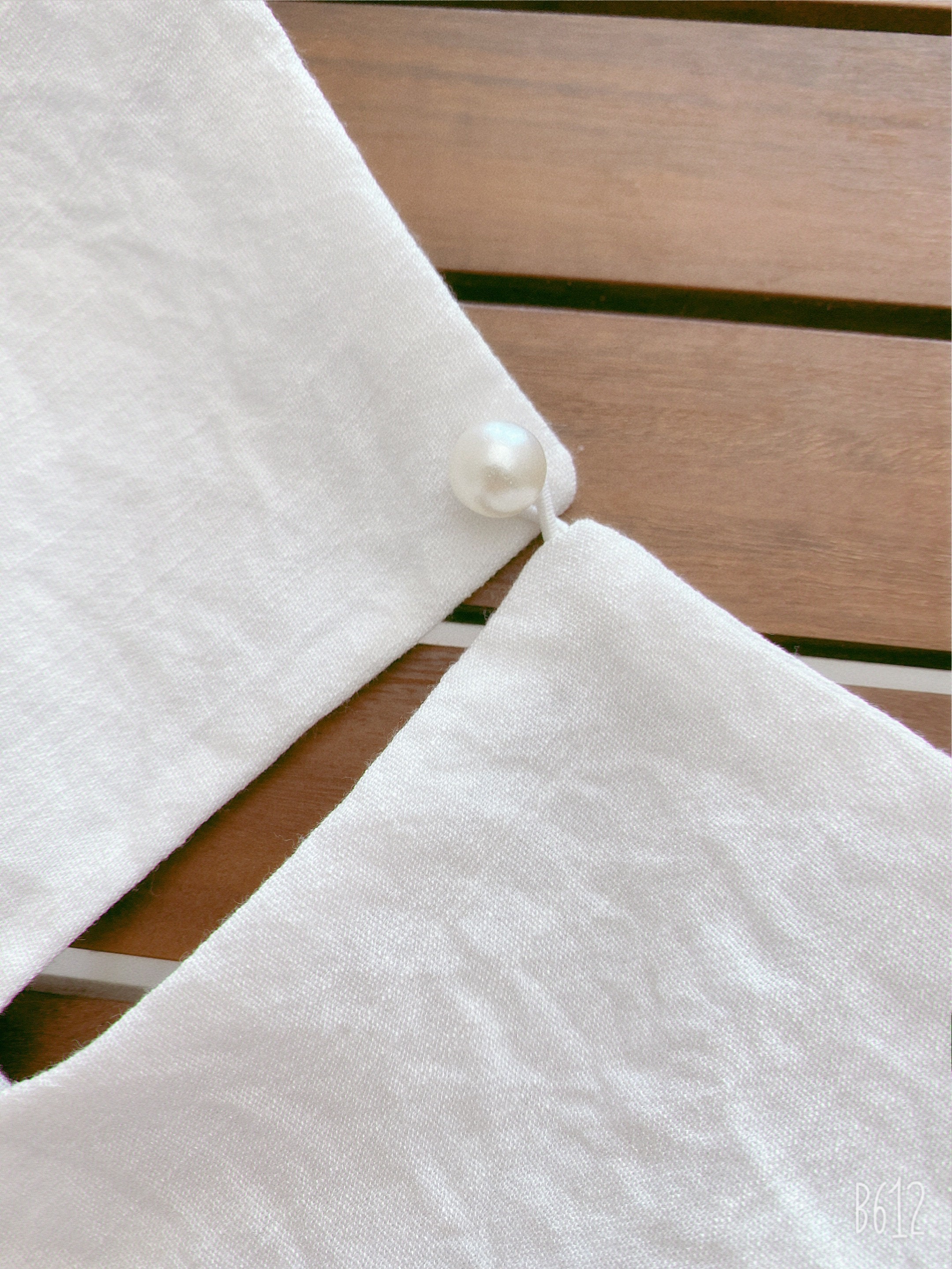 White Hand Embroidered Flower T-shirt Blouse Wrinkle Linenblended Linen