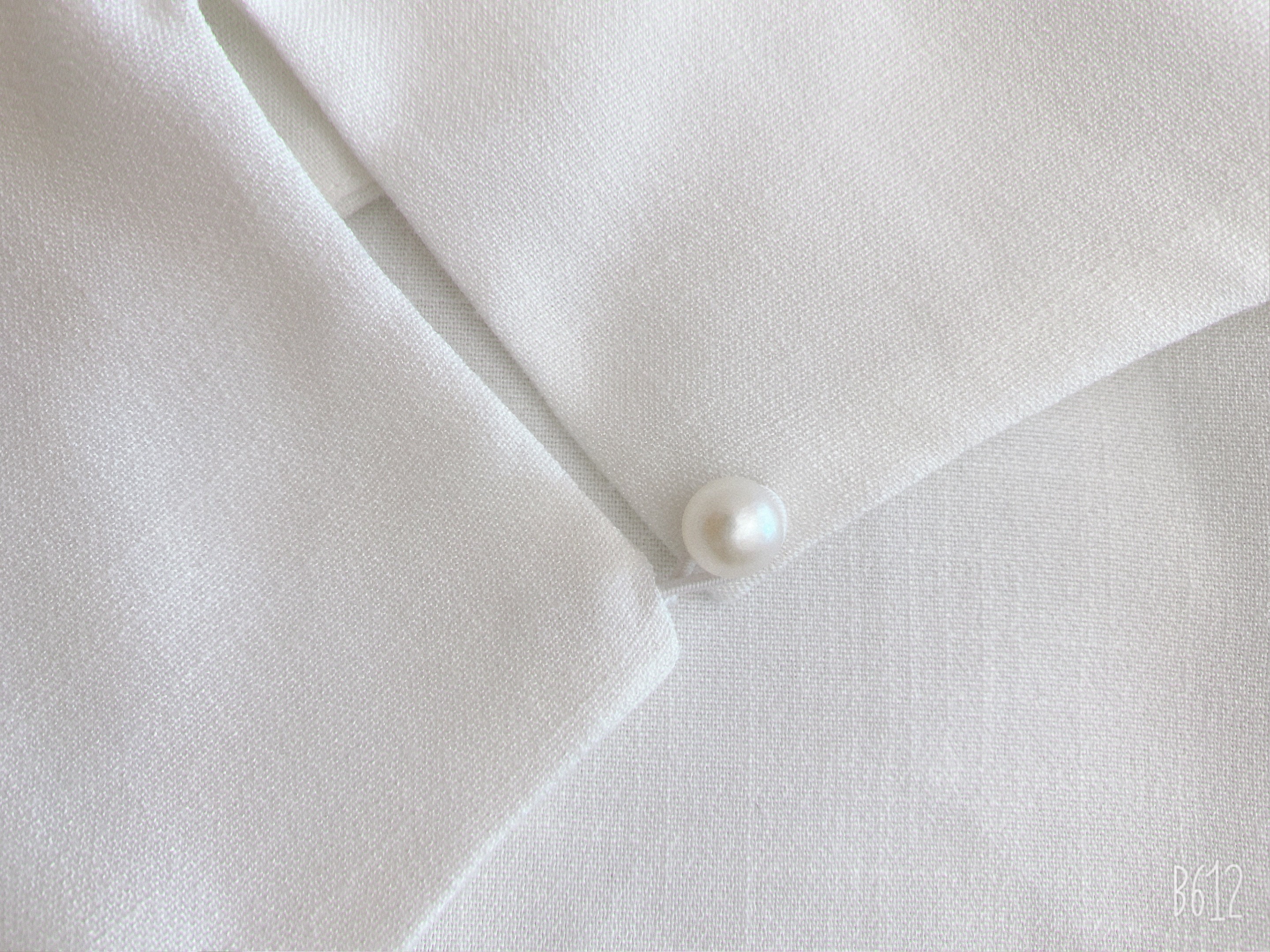 White Hand Embroidered Flower T-shirt Blouse Wrinkle Linenblended Linen