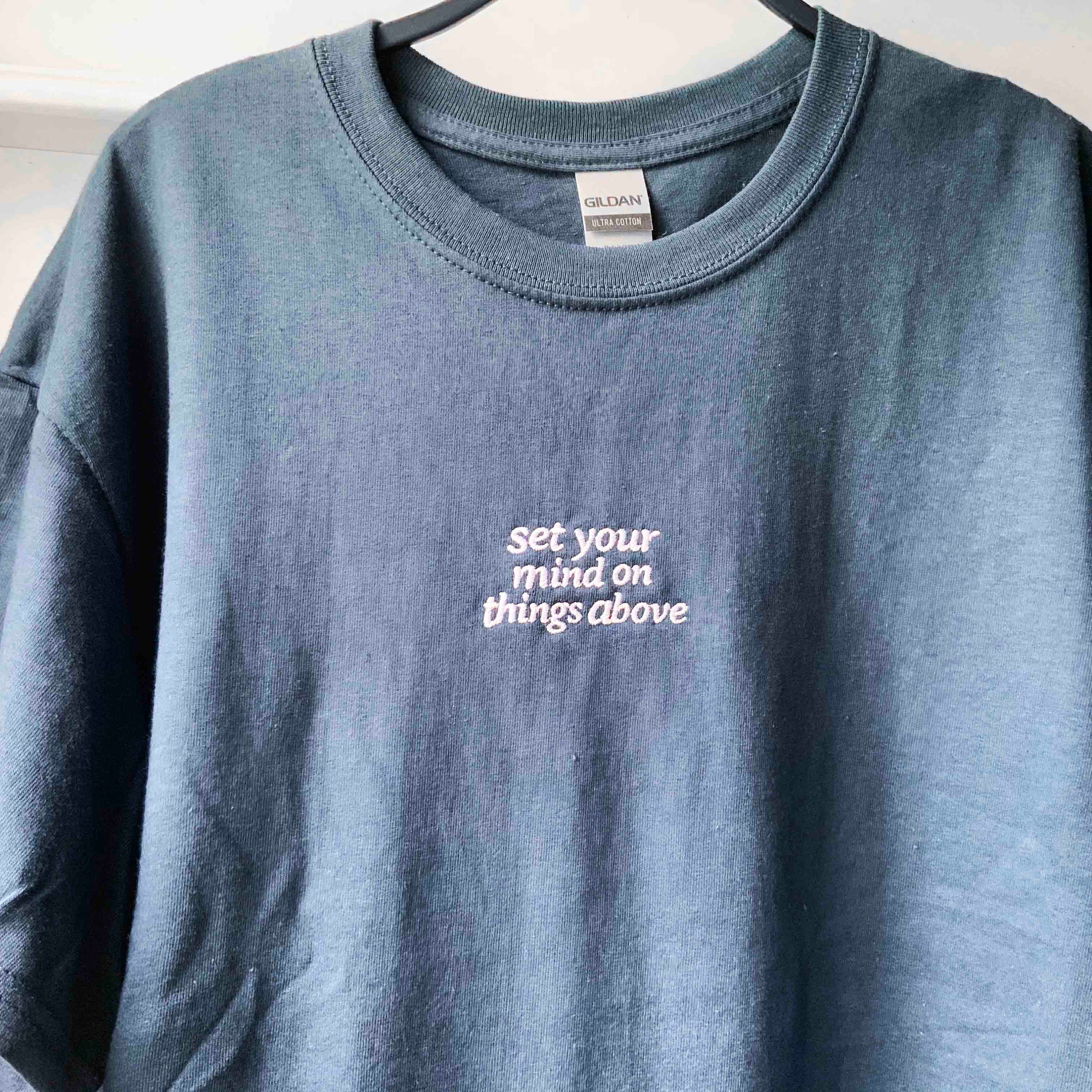 Set Your Mind Embroidered Christian T-shirt Vintage Graphic T-shirt Faith Shirts