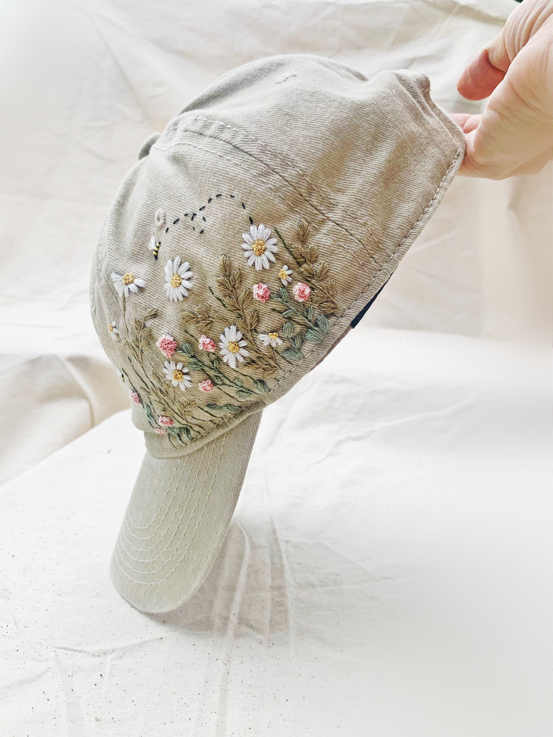 Hand Embroidery White Daisy And Bee Hat Wildflowers Embroidered Hat Personalized Baseball Cap Vintage Embroidered Floral Hat For Woman