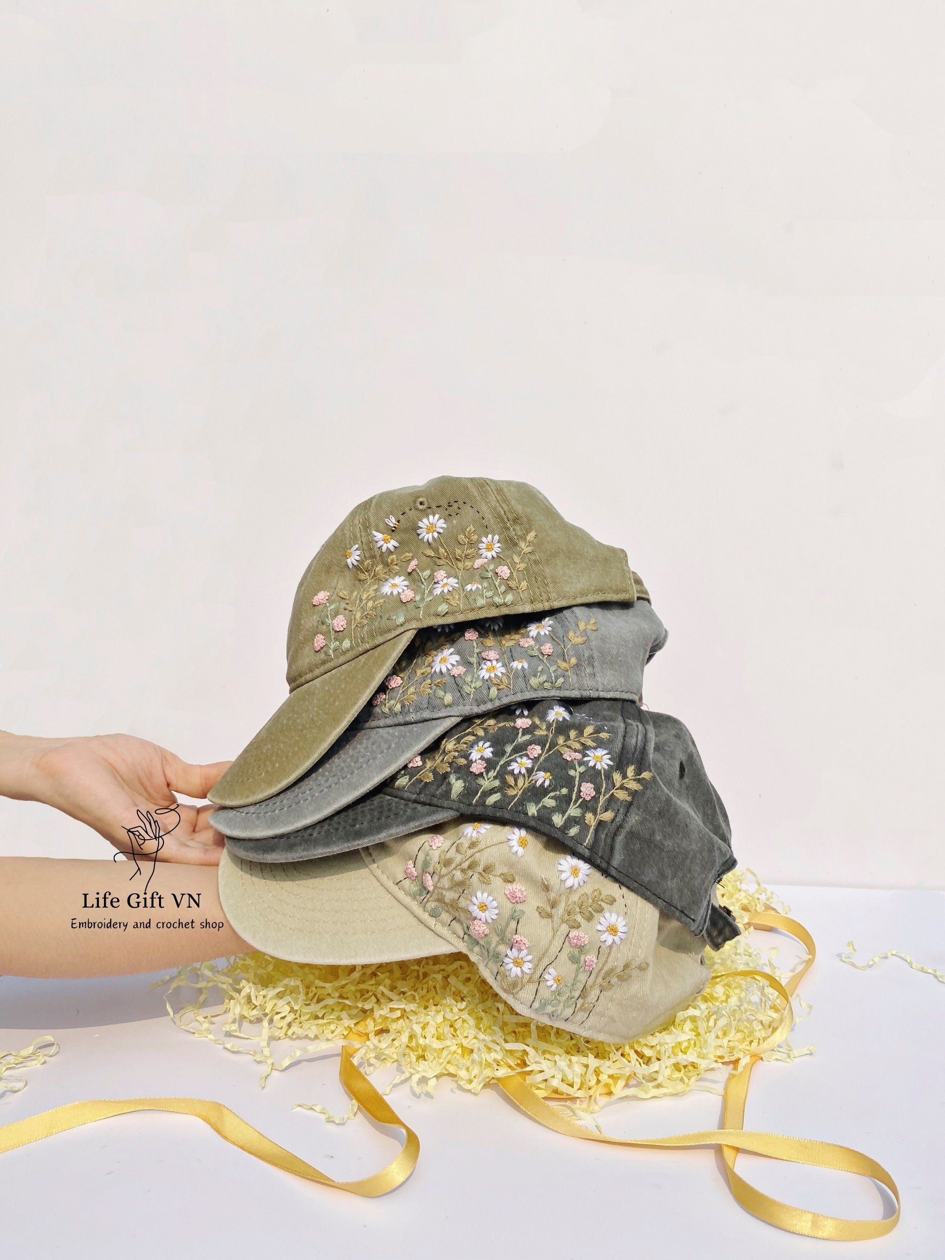 Hand Embroidery White Daisy And Bee Hat Wildflowers Embroidered Hat Personalized Baseball Cap Vintage Embroidered Floral Hat For Woman
