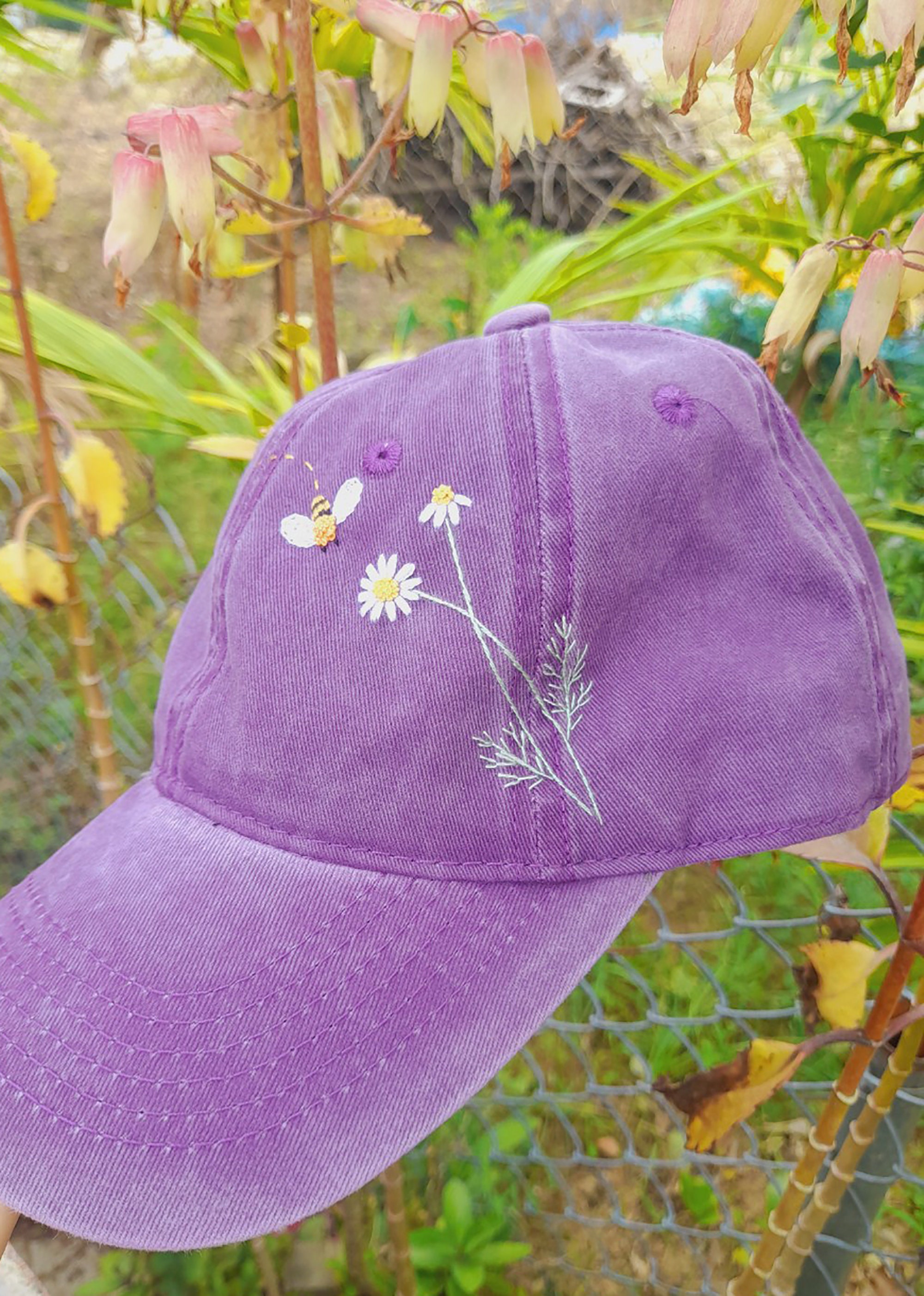 Hand Embroidery Daisy And Bee Hat Floral Denim Cap Baseball Cap Embroidered Flower Cap Vintage Hat For Woman Ready For Shipping