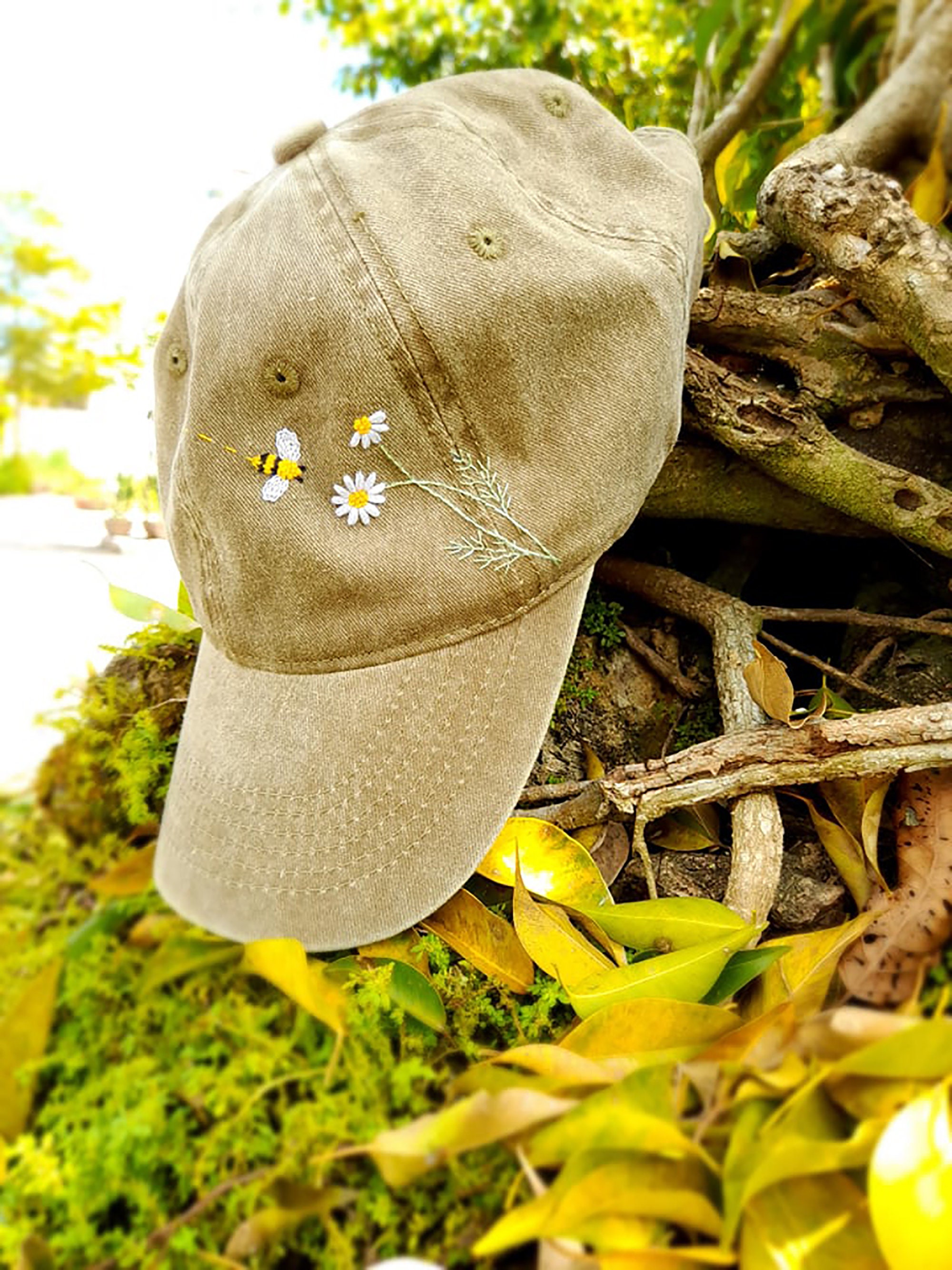 Hand Embroidery Daisy And Bee Hat Floral Denim Cap Baseball Cap Embroidered Flower Cap Vintage Hat For Woman Ready For Shipping
