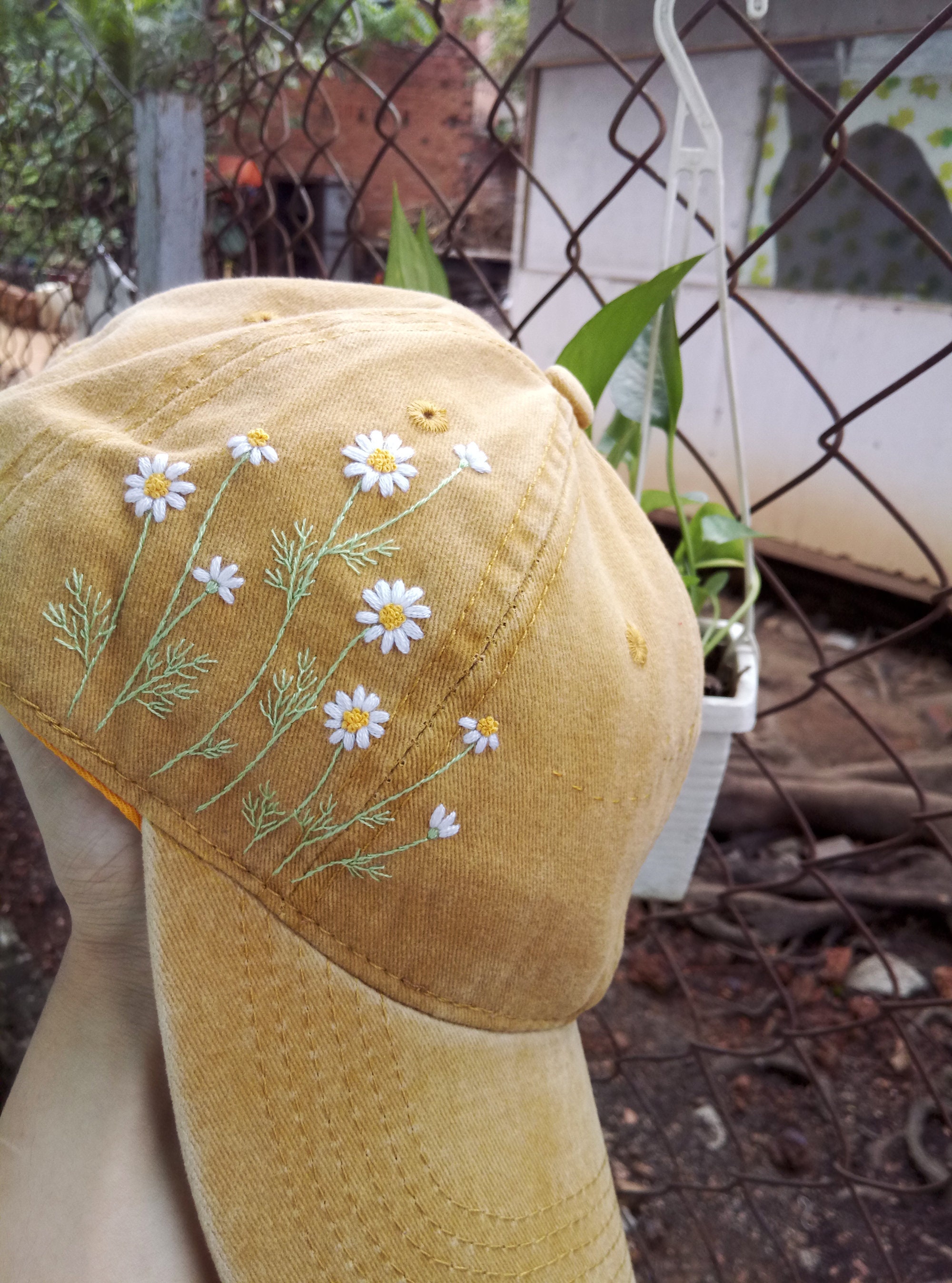 Hand Embroidery Daisy And Bee Hat Floral Denim Cap Baseball Cap Embroidered Flower Cap Vintage Hat For Woman Ready For Shipping
