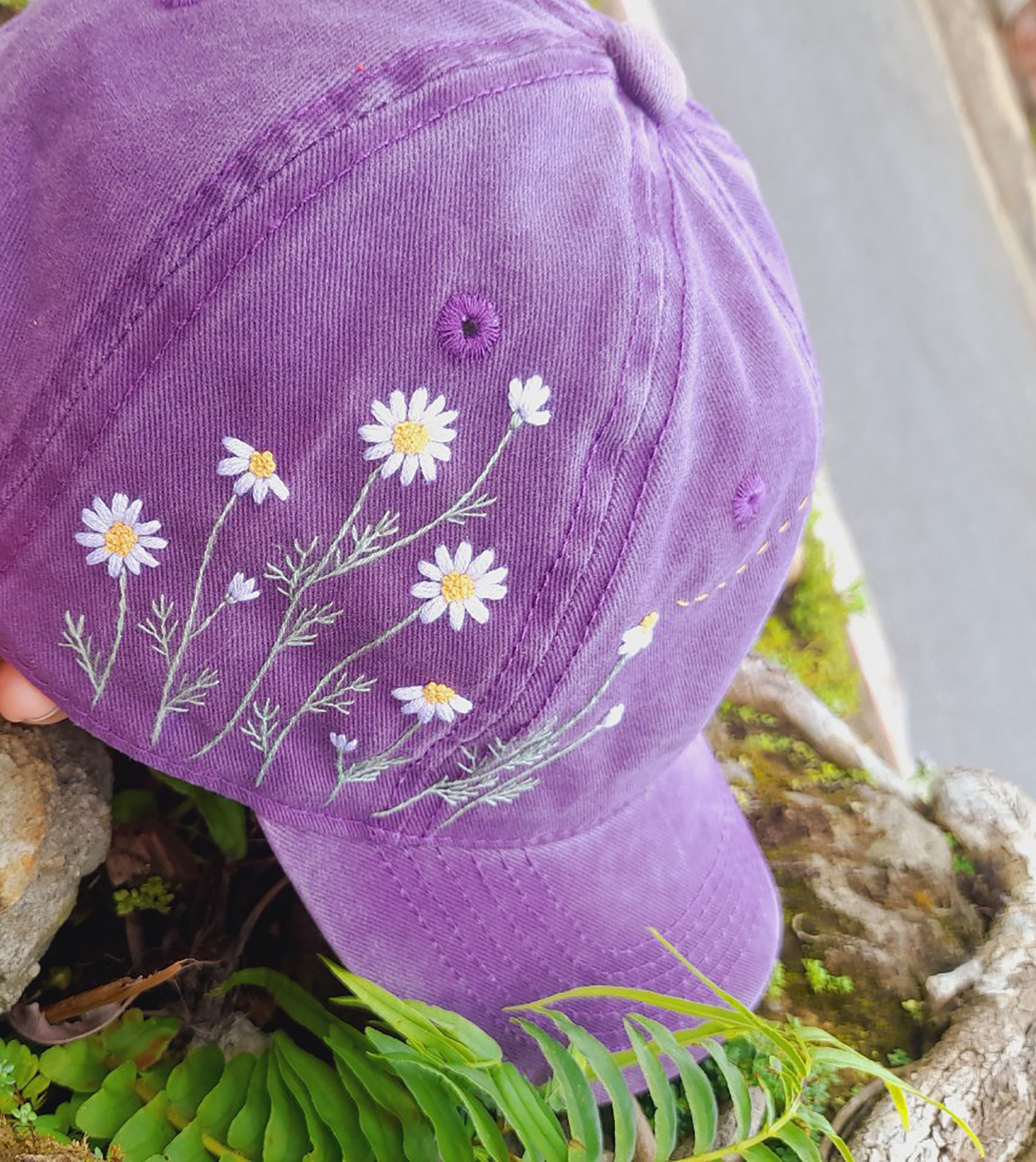 Hand Embroidery Daisy And Bee Hat Floral Denim Cap Baseball Cap Embroidered Flower Cap Vintage Hat For Woman Ready For Shipping