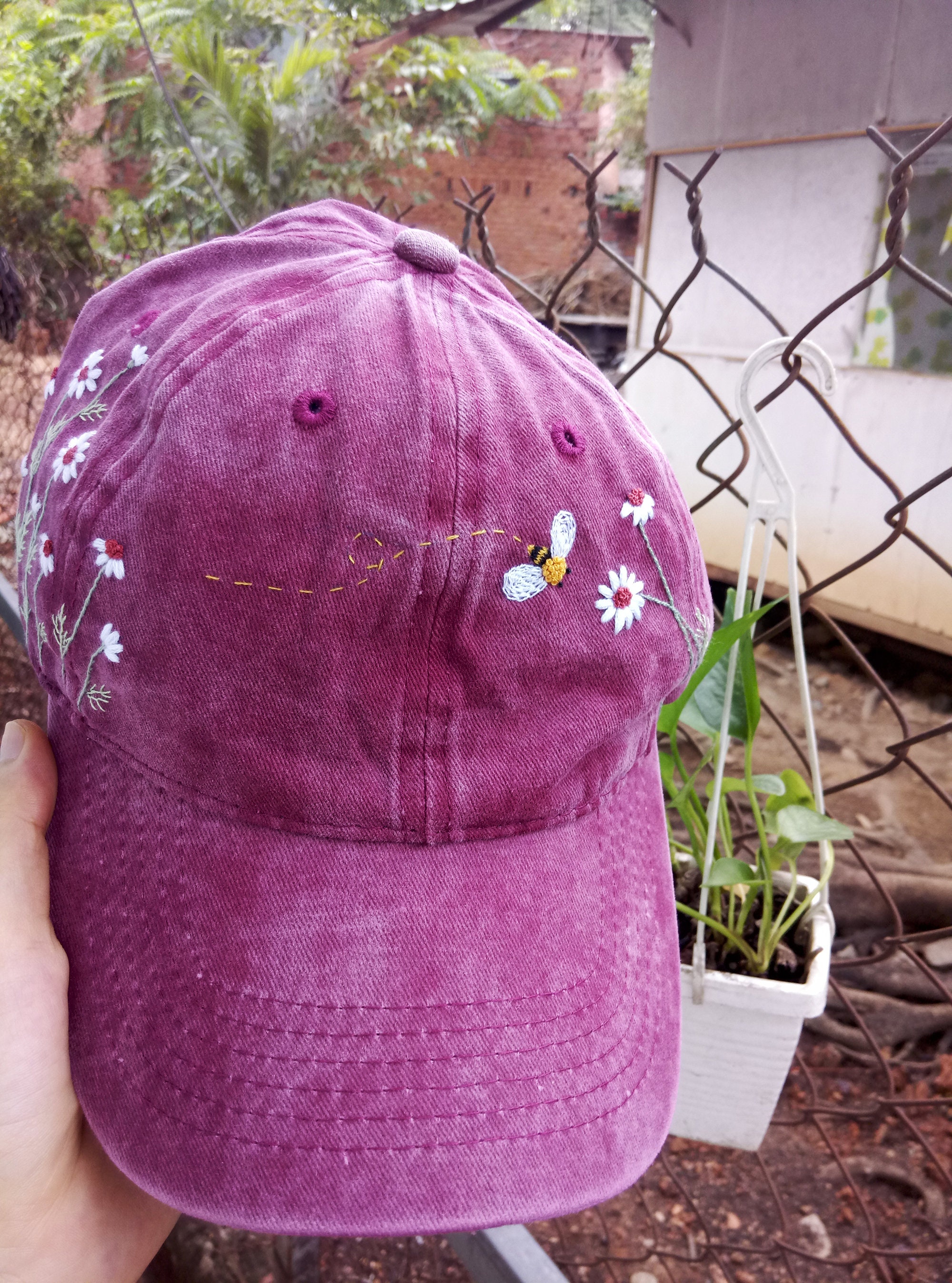 Hand Embroidery Daisy And Bee Hat Floral Denim Cap Baseball Cap Embroidered Flower Cap Vintage Hat For Woman Ready For Shipping