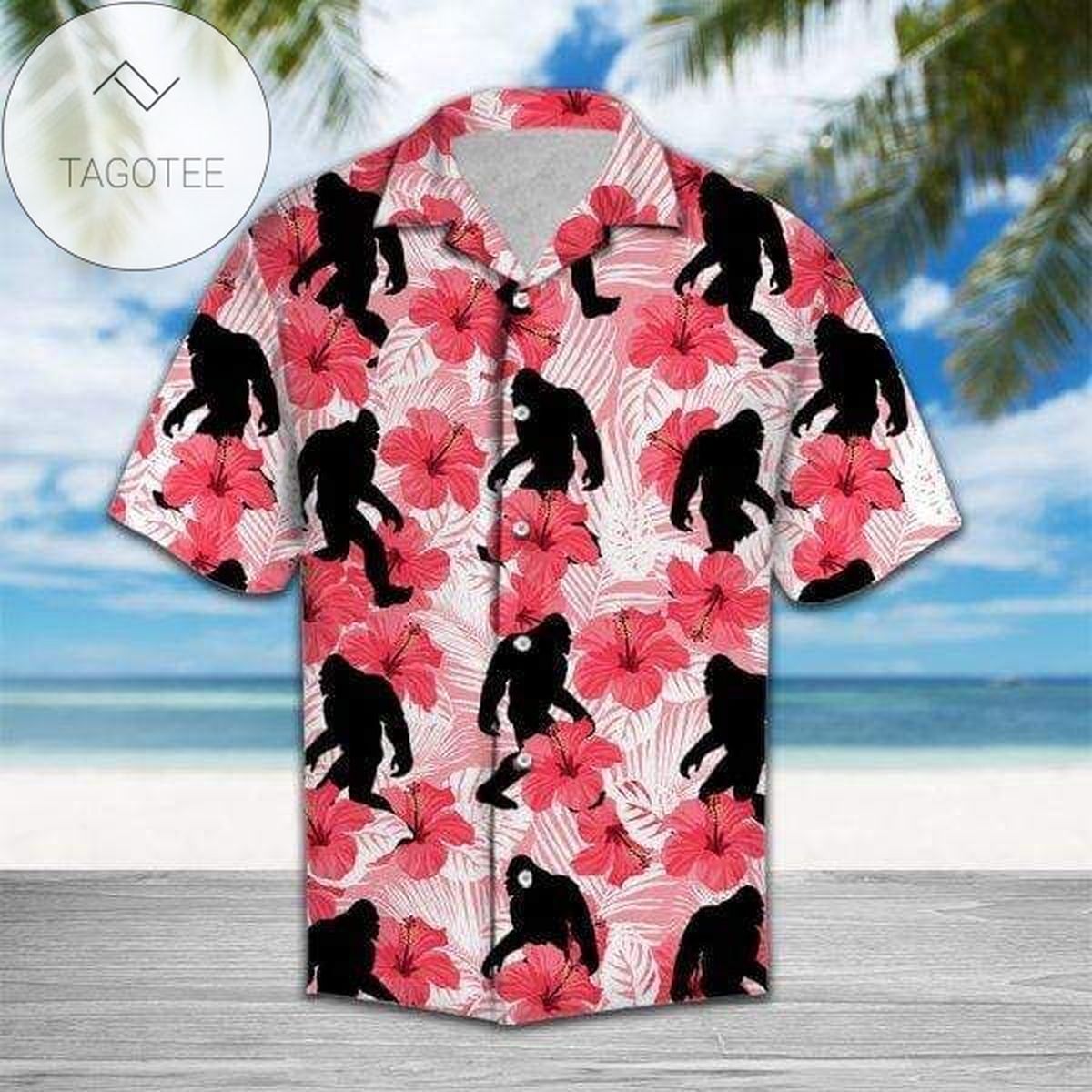 Check Out This Awesome Bigfoot At Christmas Hawaiian Shirt