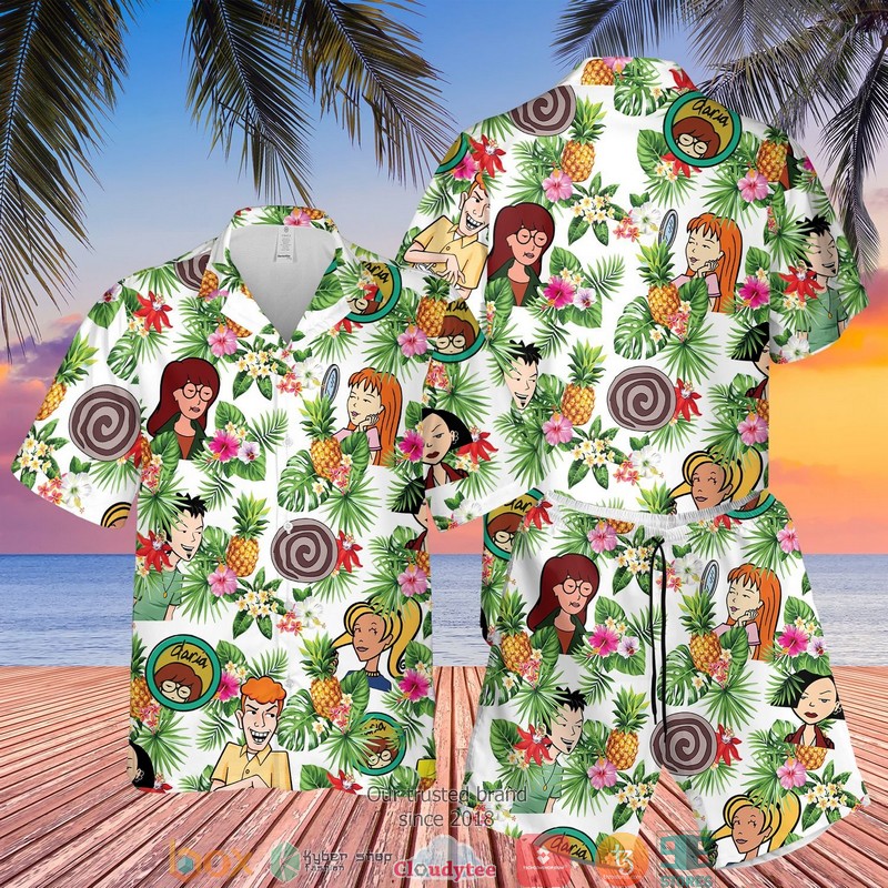 Daria Pineapple Black Hawaian Summer Outfit