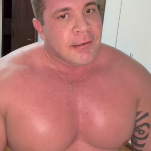 Sou Macho grandão fudedor arrombador de cuzinho 23 cm grossão