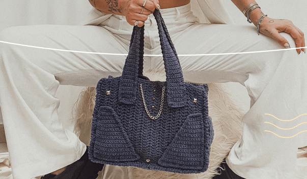 Bolsa clássica de crochê Rock Jeans: Ideal para o dia dia!