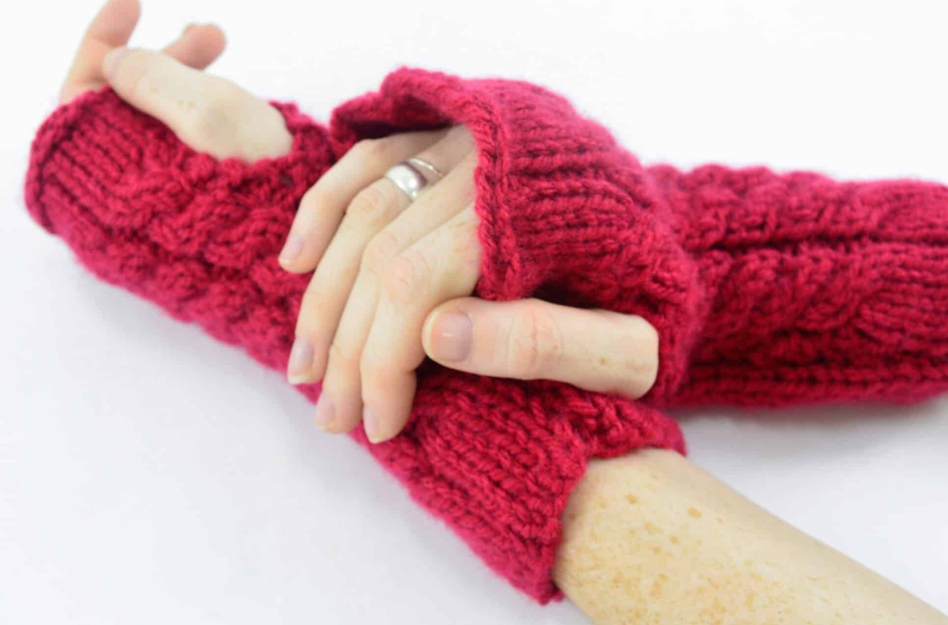 Faça o charmoso par de Luvas de tricô Rubi: Receita e gráfico