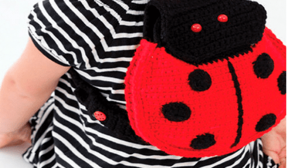 Mochila de crochê joaninha