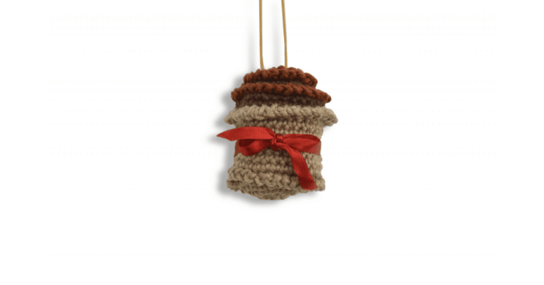 Enfeite de natal amigurumi mini panetone em crochê