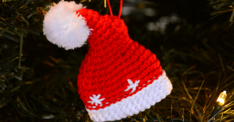 Enfeite gorro de natal em crochê: Passo a passo detalhado
