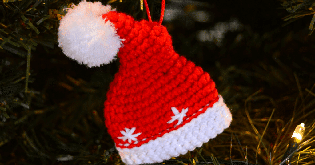 Enfeite gorro de natal em crochê: Passo a passo detalhado