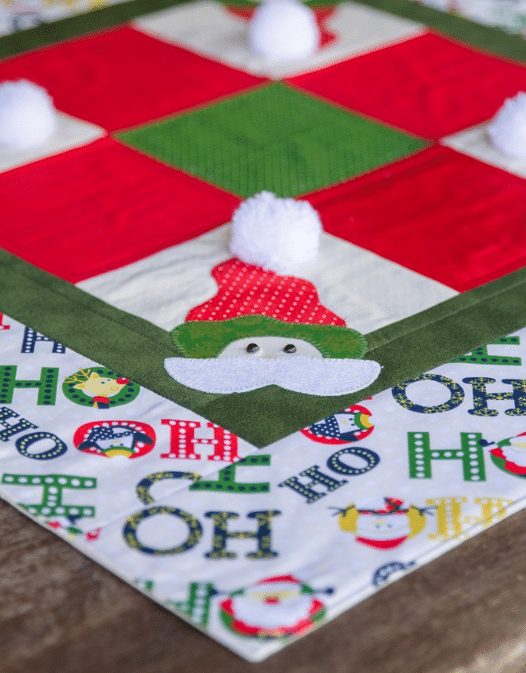 Tradição com Estilo: Centro de Mesa HoHoHo em Patchwork
