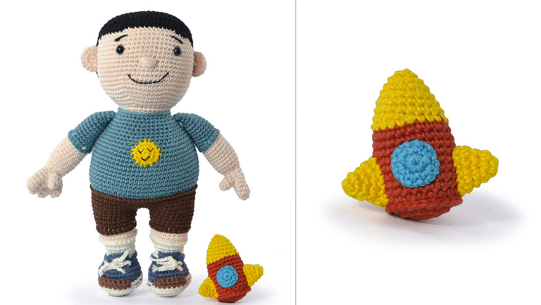 Explorando o Universo Encantado do Amigurumi: Conheça o Menino Léo e Seu Foguete!
