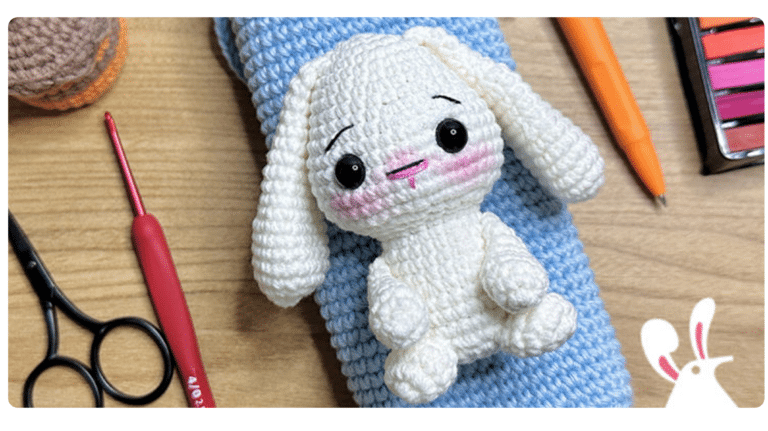 Coelhinho Chocolícia em Crochê: Delicadeza e Doçura em Forma de Amigurumi