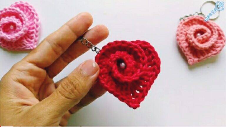 Lembrancinha para as MAMÃES: Faça Fácil Chaveiro de Crochê de um Coração Espiral!