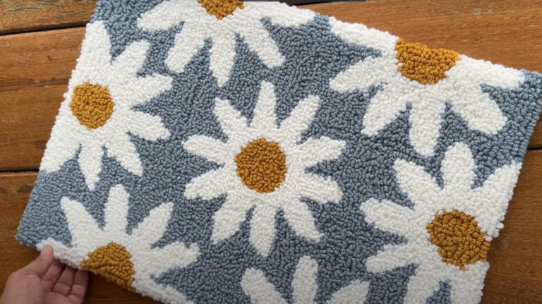 Tapete de Margaridas em Punch Needle: Delicadeza e Estilo para Sua Casa