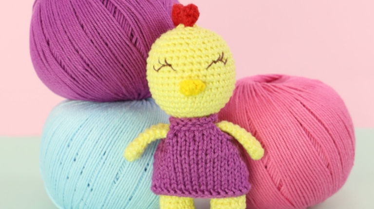 Amigurumi de Crochê Lili Pintinha Slim: Doçura e Carinho em Cada Ponto