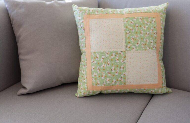 Explorando a Arte Terapêutica: Almofada Verde em Patchwork