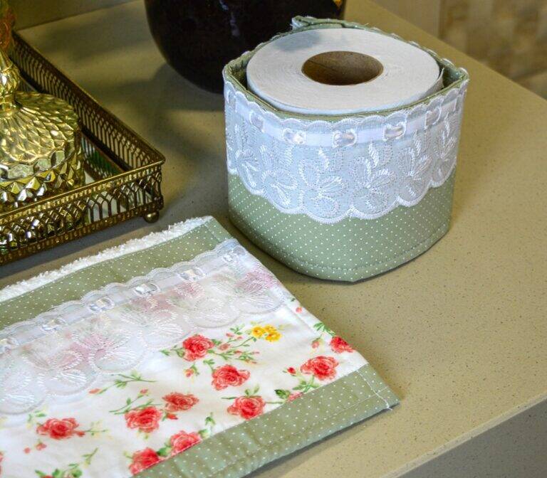 Kit Lavabo Floral em Patchwork: Seu Banheiro Mais Charmoso!