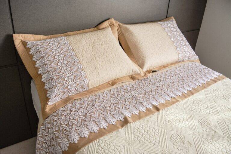 Jogo de Cama Bege com Guipure em Patchwork: Guia Completo
