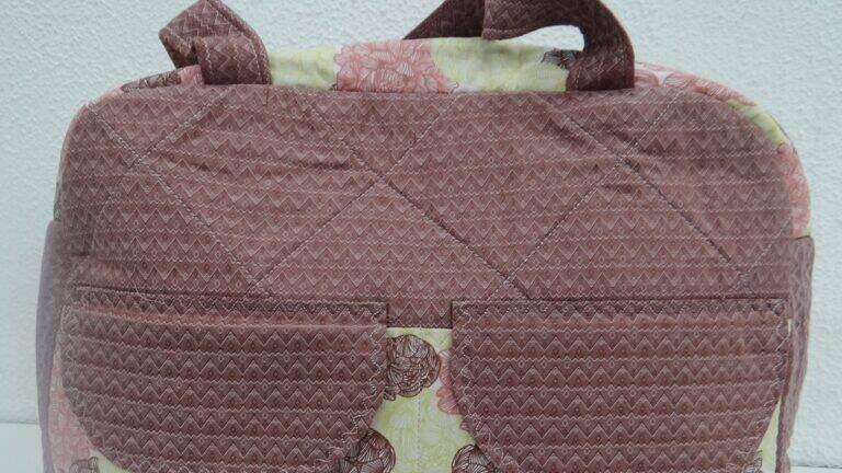 Bolsa de Patchwork com Bolsos: Ótima para Viagens e Linda!