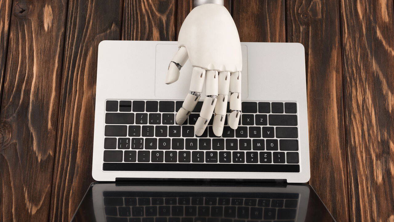 Mao-robotica-e-computador-Creditos-depositphotos.com-VitalikRadko