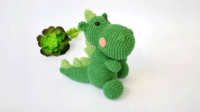 Amigurumi de Dinossauro: Se Divirta com Pontos de Crochê!