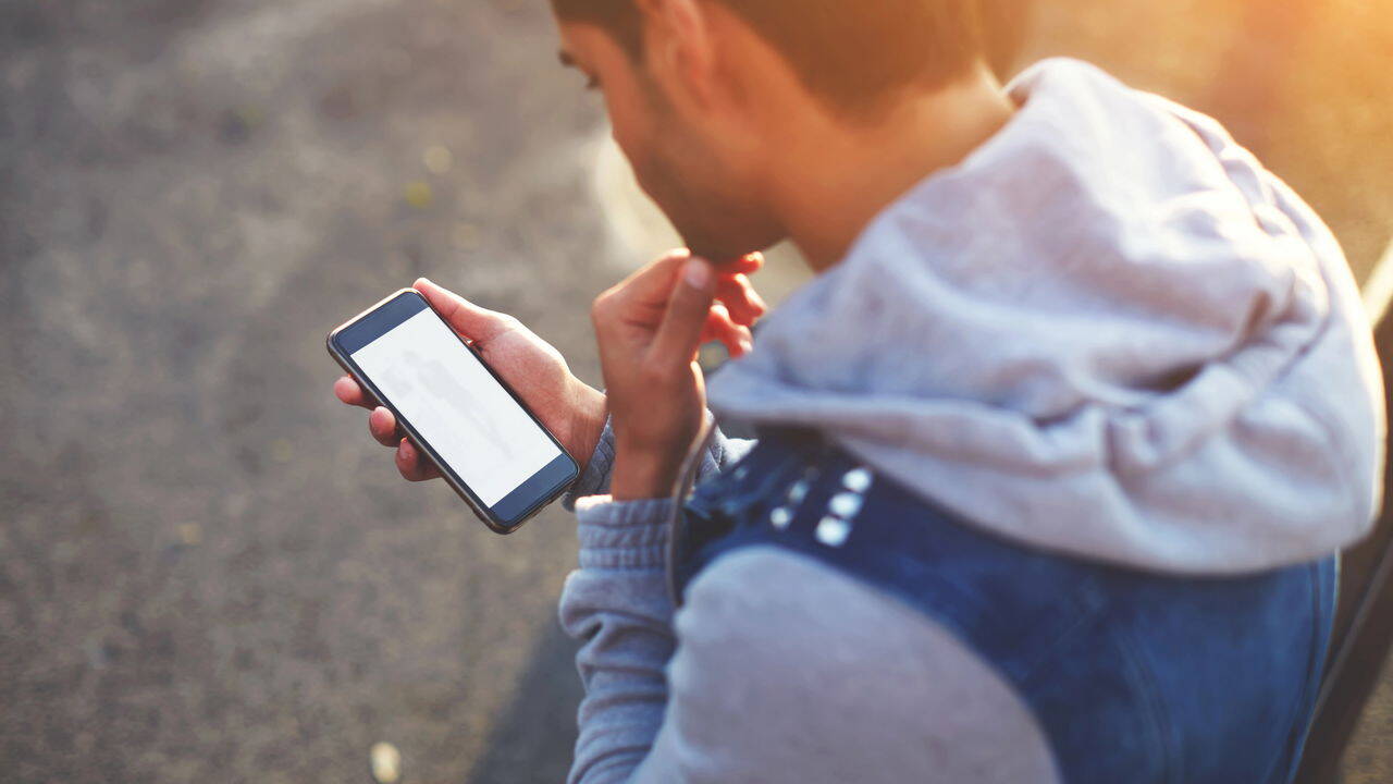 O Julgamento Virtual: Uma Sentença de Morte para a Autoestima?
