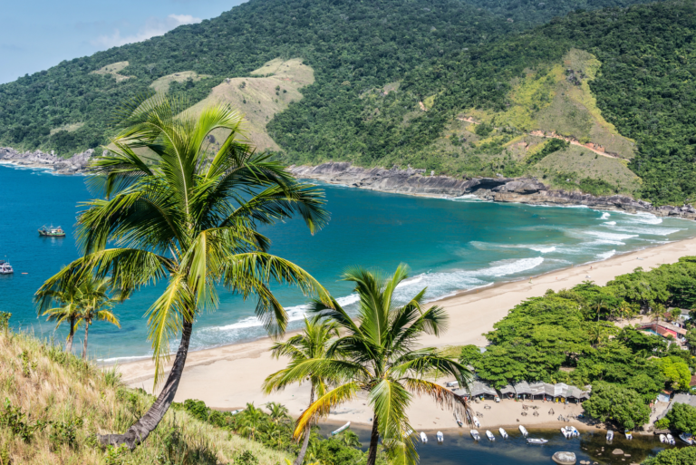 10 Destinos Imperdíveis para Viajar no Verão no Brasil e no Mundo!