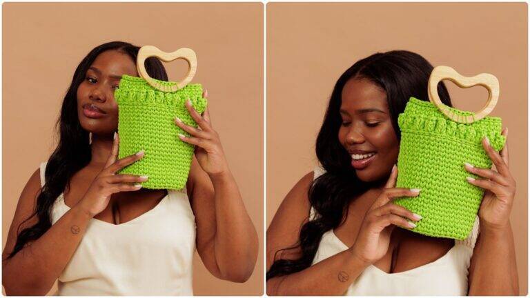 Bolsa de Crochê com Alça de Madeira Estilo Boho!