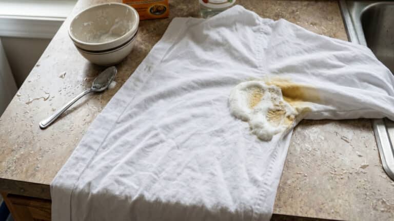 Truques caseiros para remover mancha da camisa branca com igredientes caseiros
