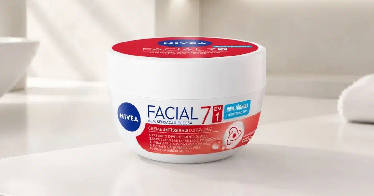Pote de creme facial Nivea Antissinais 7 em 1 para hidratação e cuidados diários com a pele.