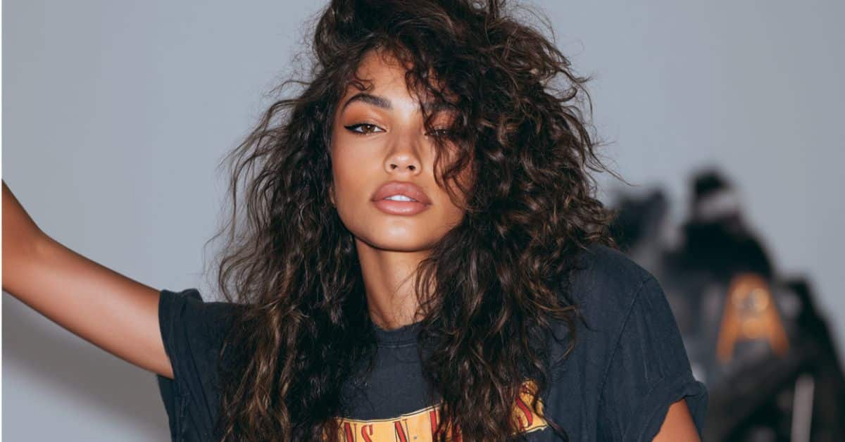 Cabelo cacheado: 6 Cortes femininos am alta no momento segundo a ELLE Brasil