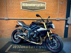 TRIUMPH STREET TRIPLE 675 ABS
