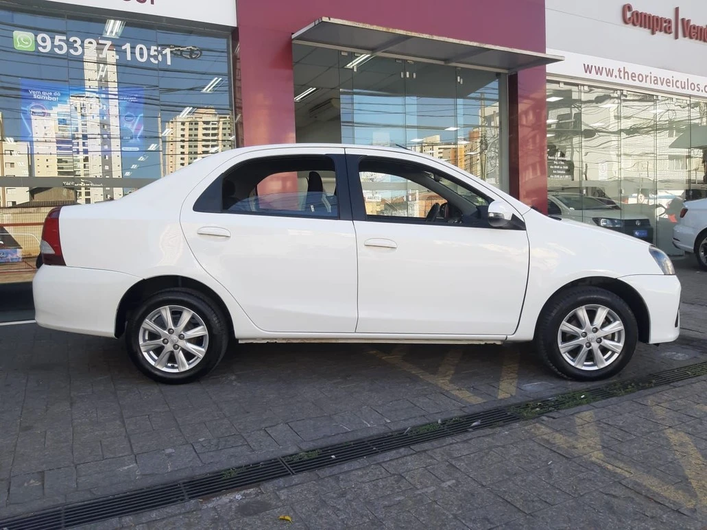 ETIOS 1.5 X PLUS SEDAN 16V