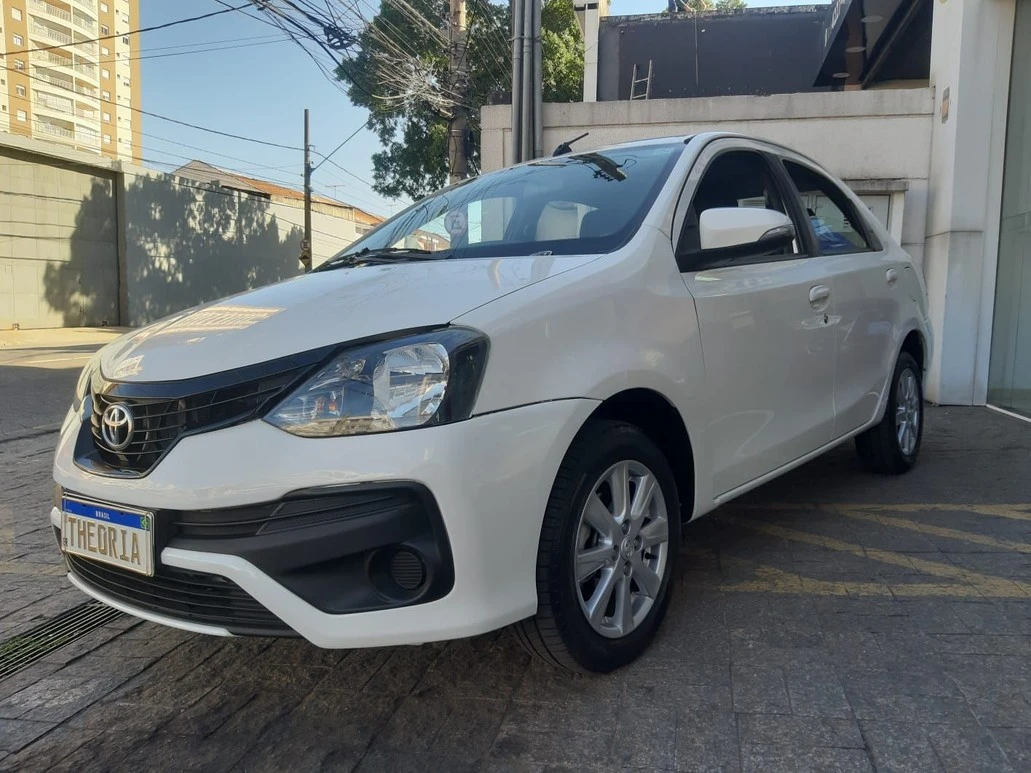 ETIOS 1.5 X PLUS SEDAN 16V