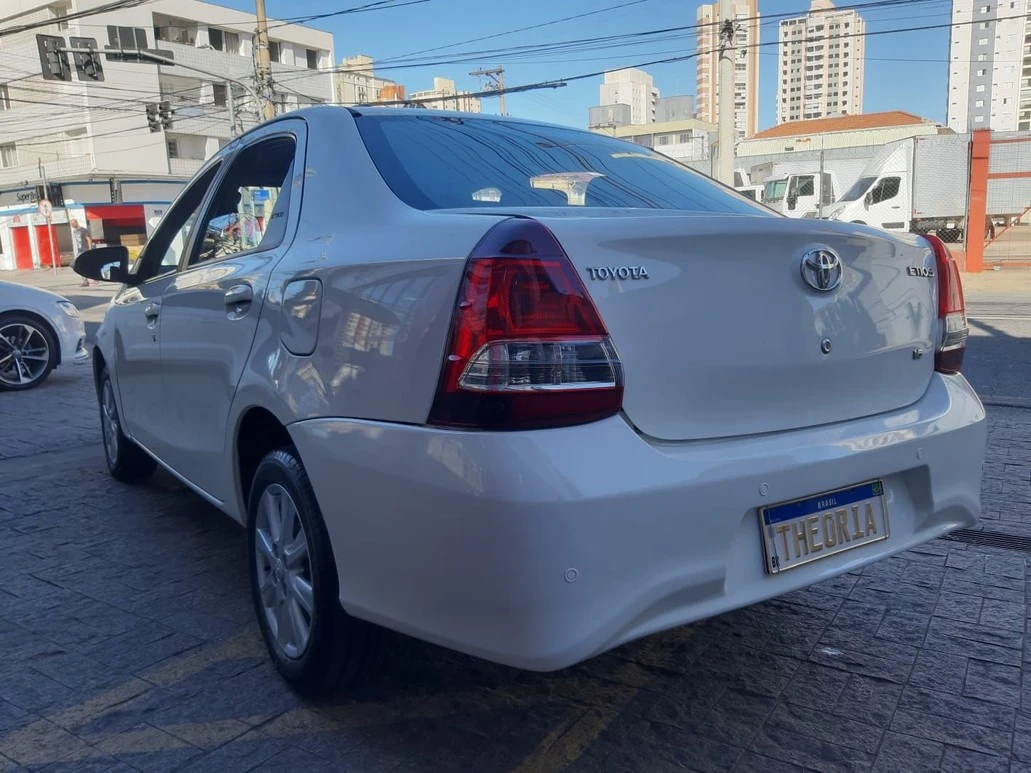 ETIOS 1.5 X PLUS SEDAN 16V