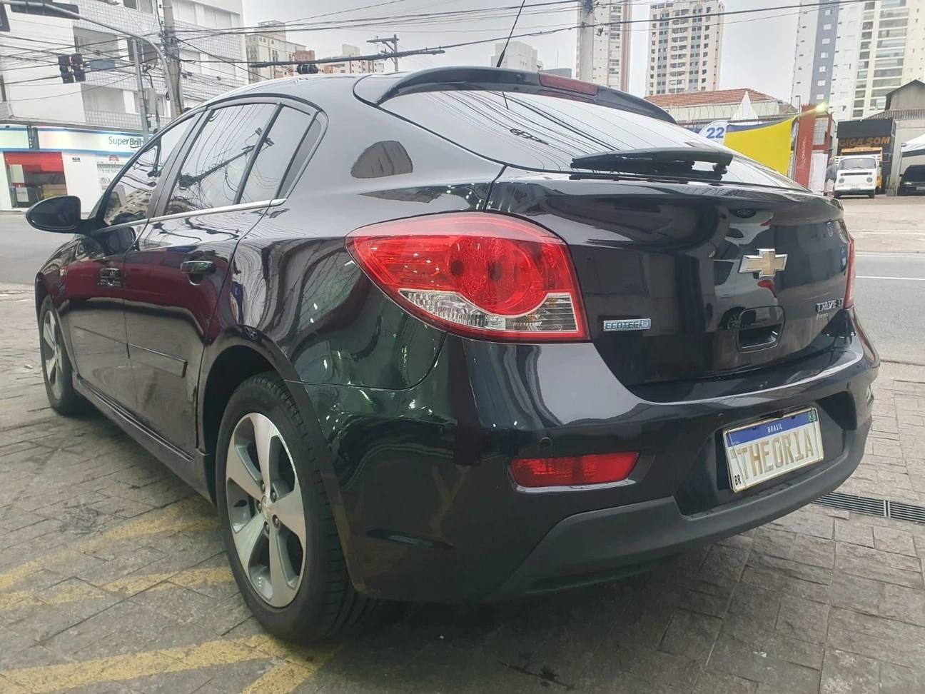 CRUZE 1.8 LT 16V SEDAN